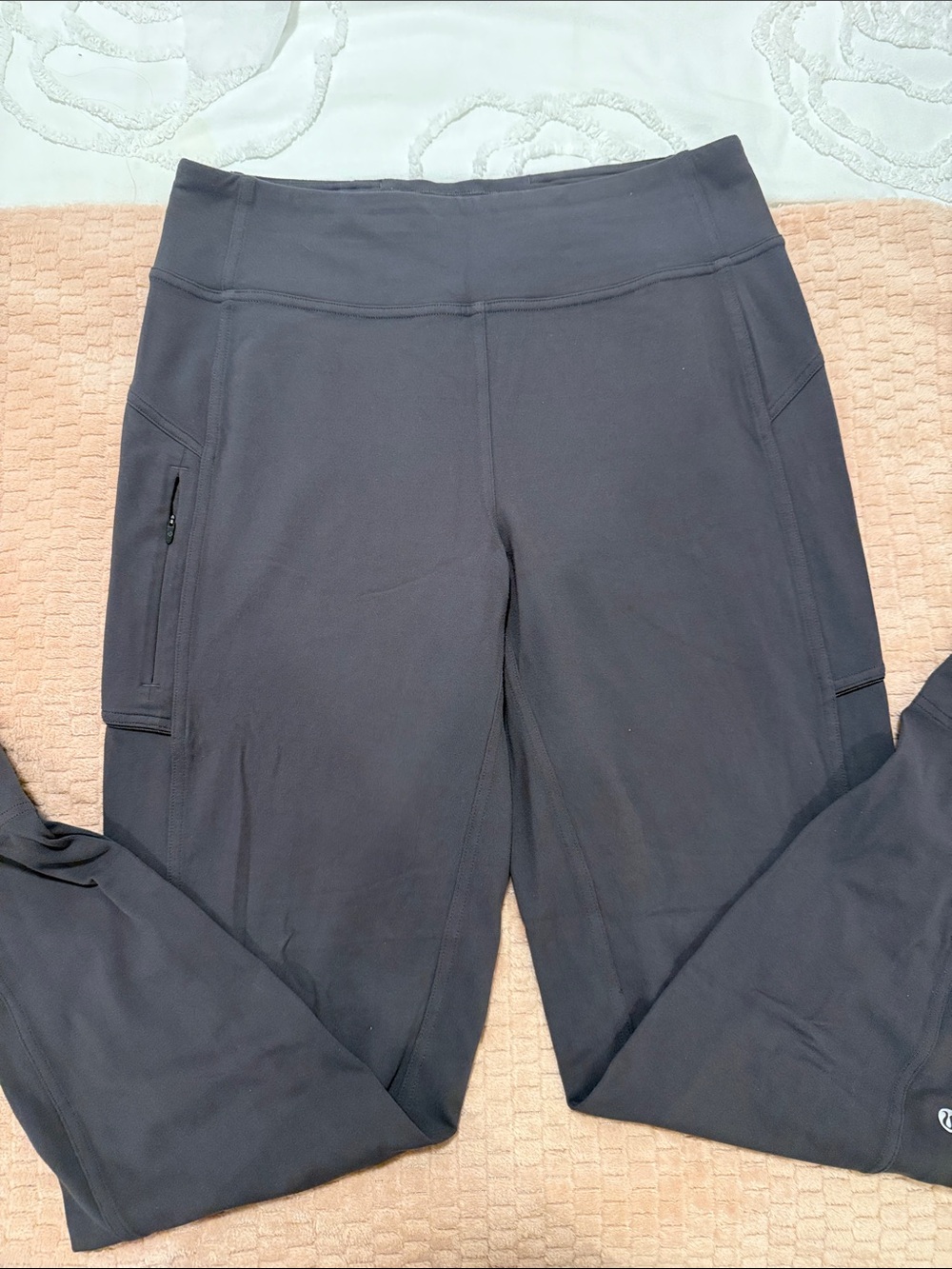 Lululemon Run On Jogger in dark carbon gray